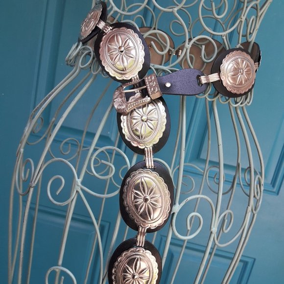 Vintage Conch Belt Boho Western Silver Metal and Leather Belt Country - Picture 13 of 17